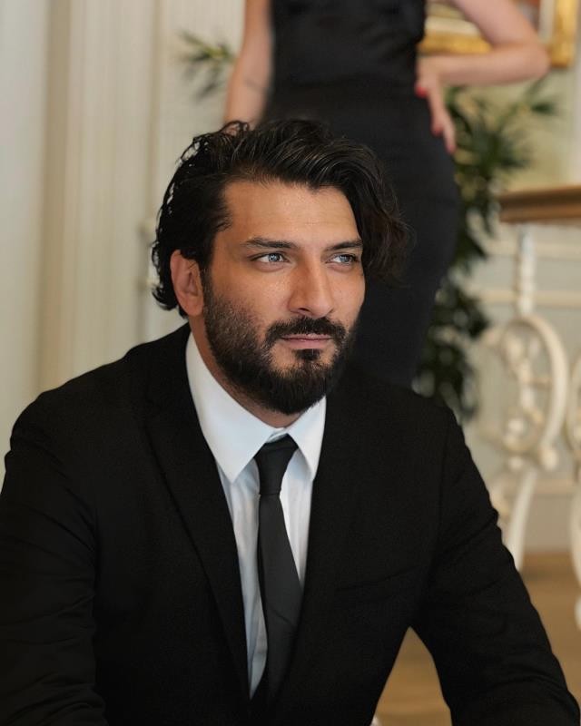 50 yaşlı aktrisa yeni sevgilisi ilə - FOTOLAR